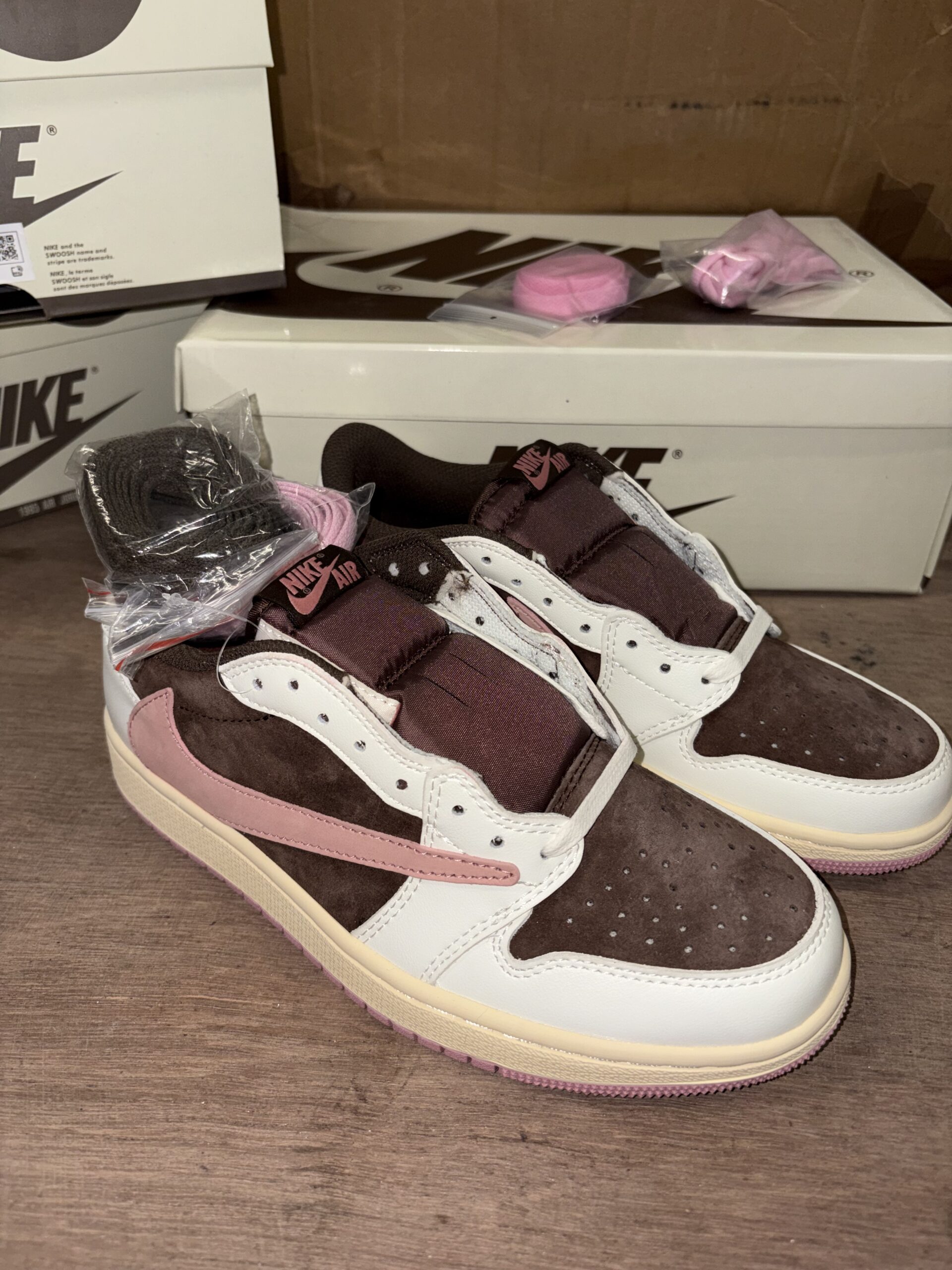 Jordan 1 Retro Low OG SP x Travis Scott Pink Pack - Afbeelding 2