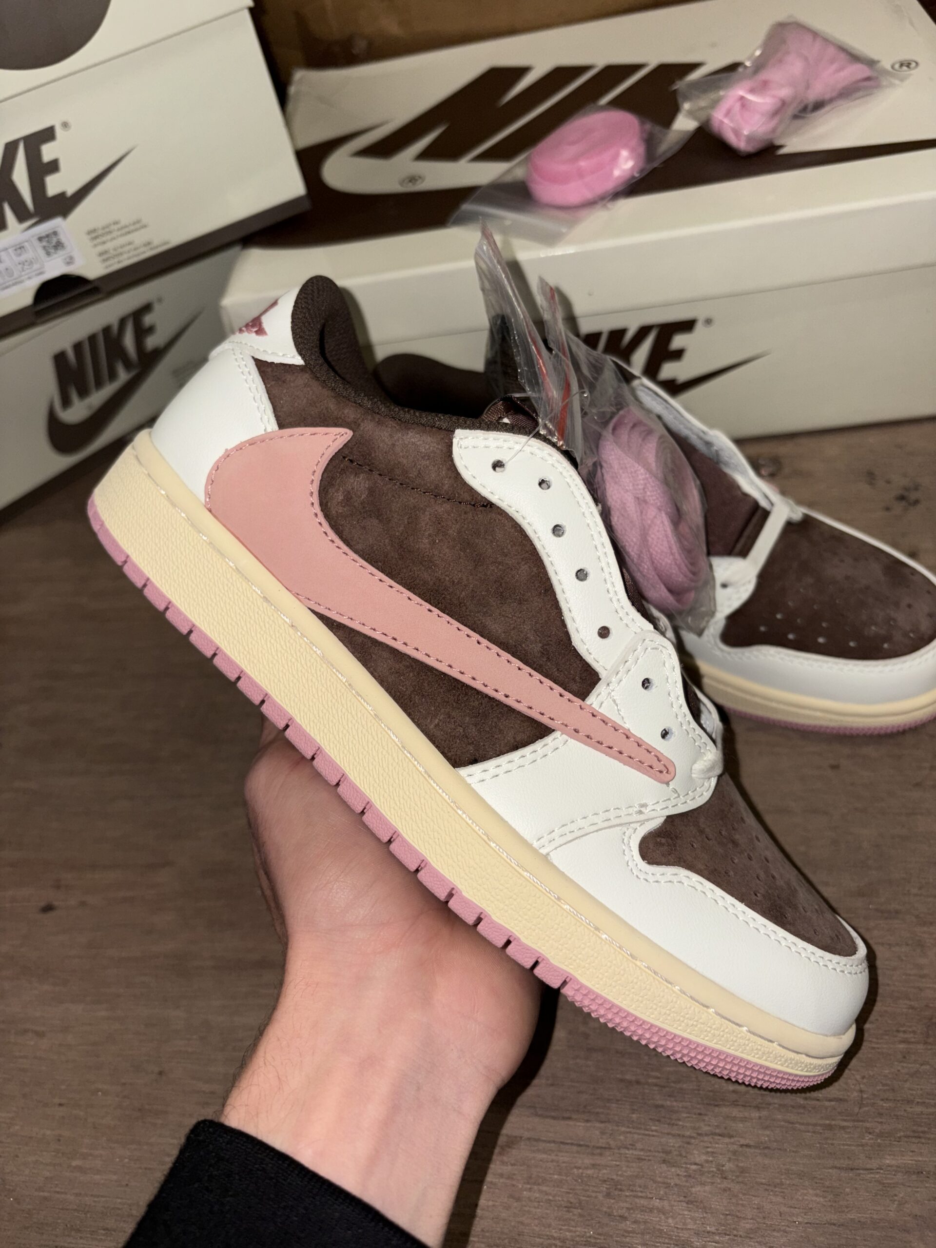 Jordan 1 Retro Low OG SP x Travis Scott Pink Pack